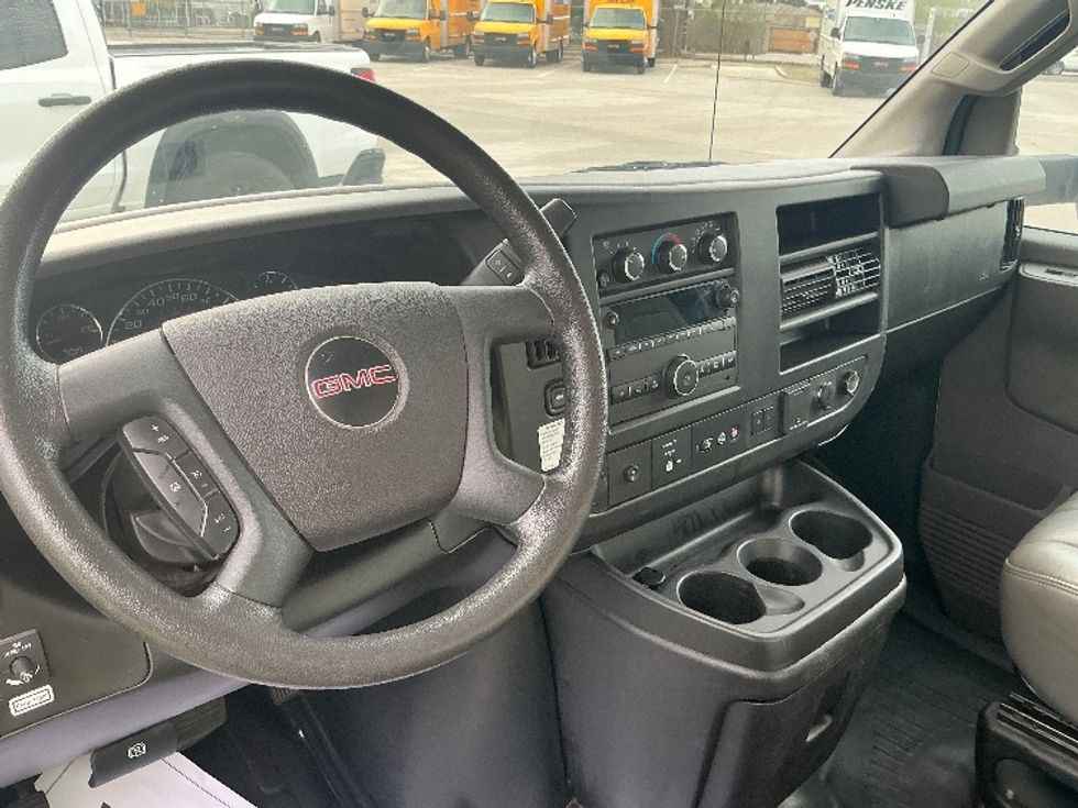 Light Duty Box Truck-Light and Medium Duty Trucks-GMC-2021-Savana G33903-Fontana-CA-92,638\n\t\tmiles-$ 31,500 - Image 17