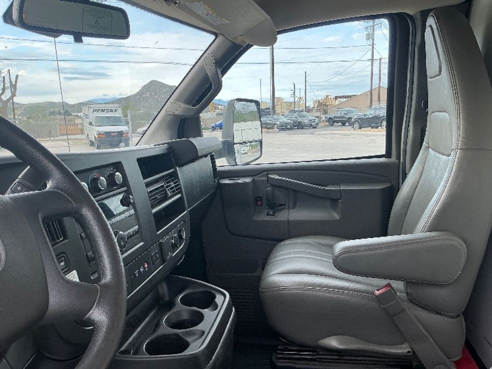 Light Duty Box Truck-Light and Medium Duty Trucks-GMC-2021-Savana G33903-Fontana-CA-92,638\n\t\tmiles-$ 31,500 - Image 19