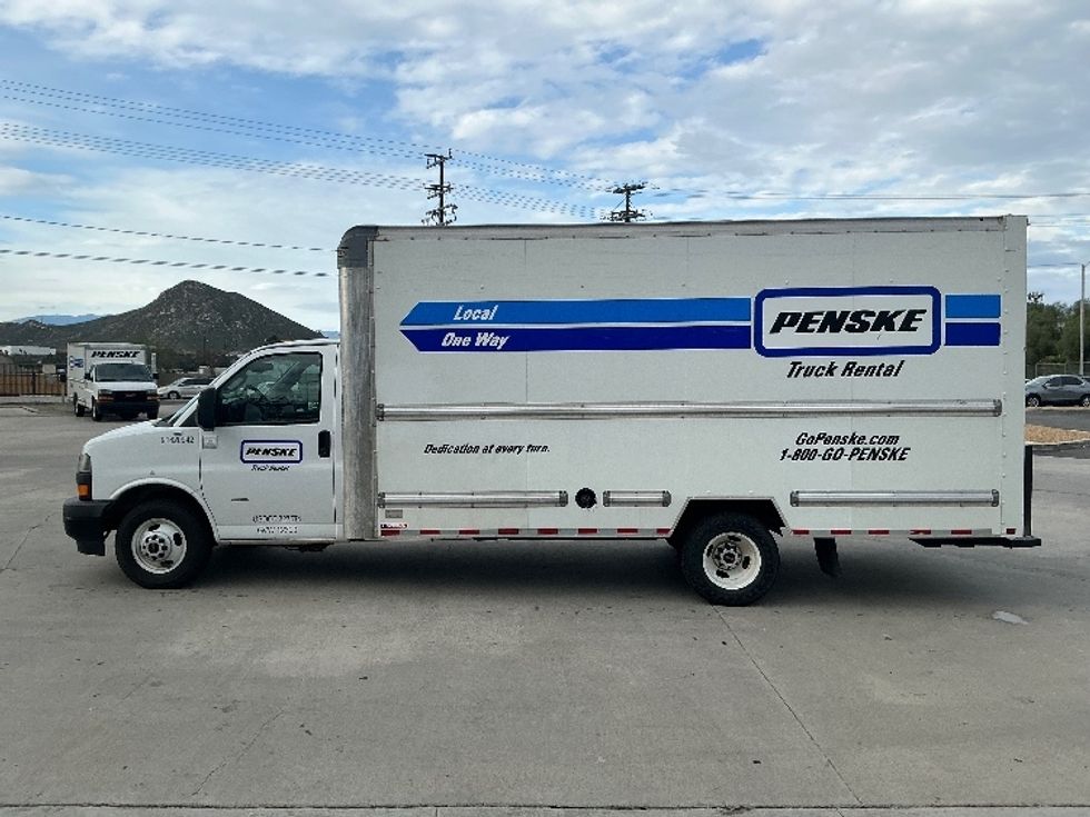 Light Duty Box Truck-Light and Medium Duty Trucks-GMC-2021-Savana G33903-Fontana-CA-92,638\n\t\tmiles-$ 31,500 - Image 4