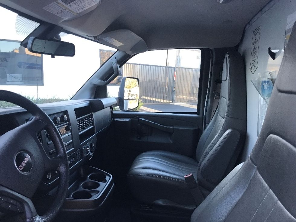 Light Duty Box Truck-Light and Medium Duty Trucks-GMC-2021-Savana G33903-Fontana-CA-92,908\n\t\tmiles-$ 31,500 - Image 19