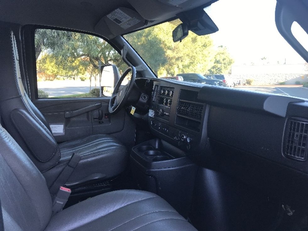 Light Duty Box Truck-Light and Medium Duty Trucks-GMC-2021-Savana G33903-Fontana-CA-92,908\n\t\tmiles-$ 31,500 - Image 22