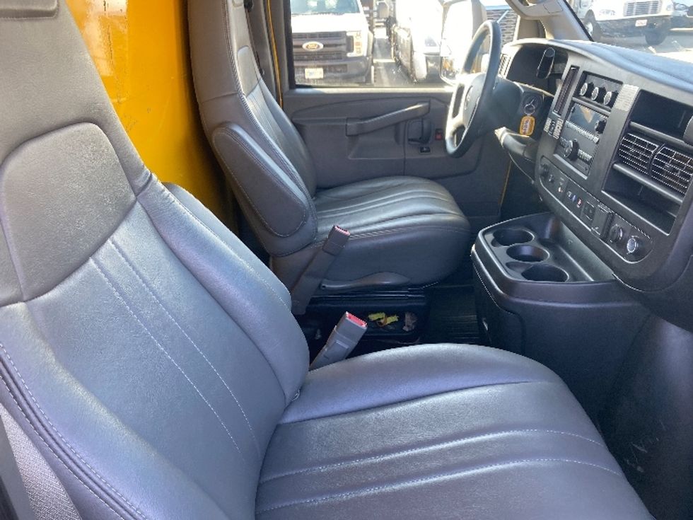 Light Duty Box Truck-Light and Medium Duty Trucks-GMC-2021-Savana G33903-Fontana-CA-96,719\n\t\tmiles-$ 28,000 - Image 22