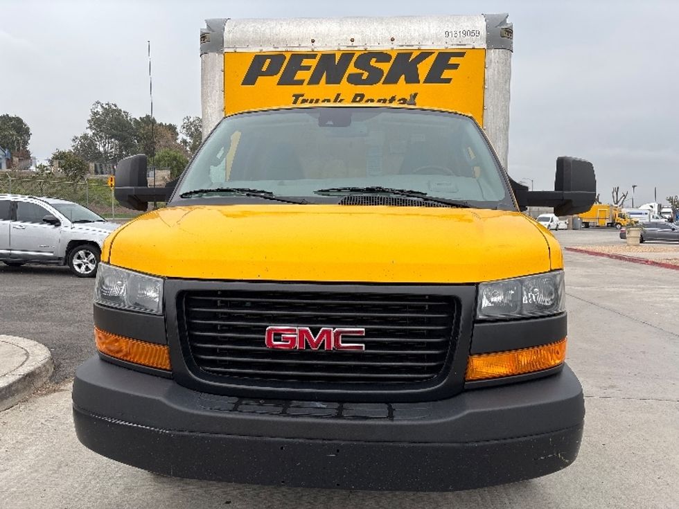 Light Duty Box Truck-Light and Medium Duty Trucks-GMC-2021-Savana G33903-Fontana-CA-97,987\n\t\tmiles-$ 27,750 - Image 2