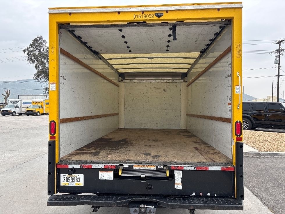 Light Duty Box Truck-Light and Medium Duty Trucks-GMC-2021-Savana G33903-Fontana-CA-97,987\n\t\tmiles-$ 27,750 - Image 8