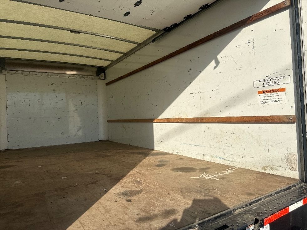 Light Duty Box Truck-Light and Medium Duty Trucks-GMC-2021-Savana G33903-Forest Park-GA-111,462\n\t\tmiles-$ 29,500 - Image 12