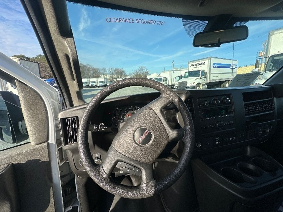 Light Duty Box Truck-Light and Medium Duty Trucks-GMC-2021-Savana G33903-Forest Park-GA-111,462\n\t\tmiles-$ 29,500 - Image 18