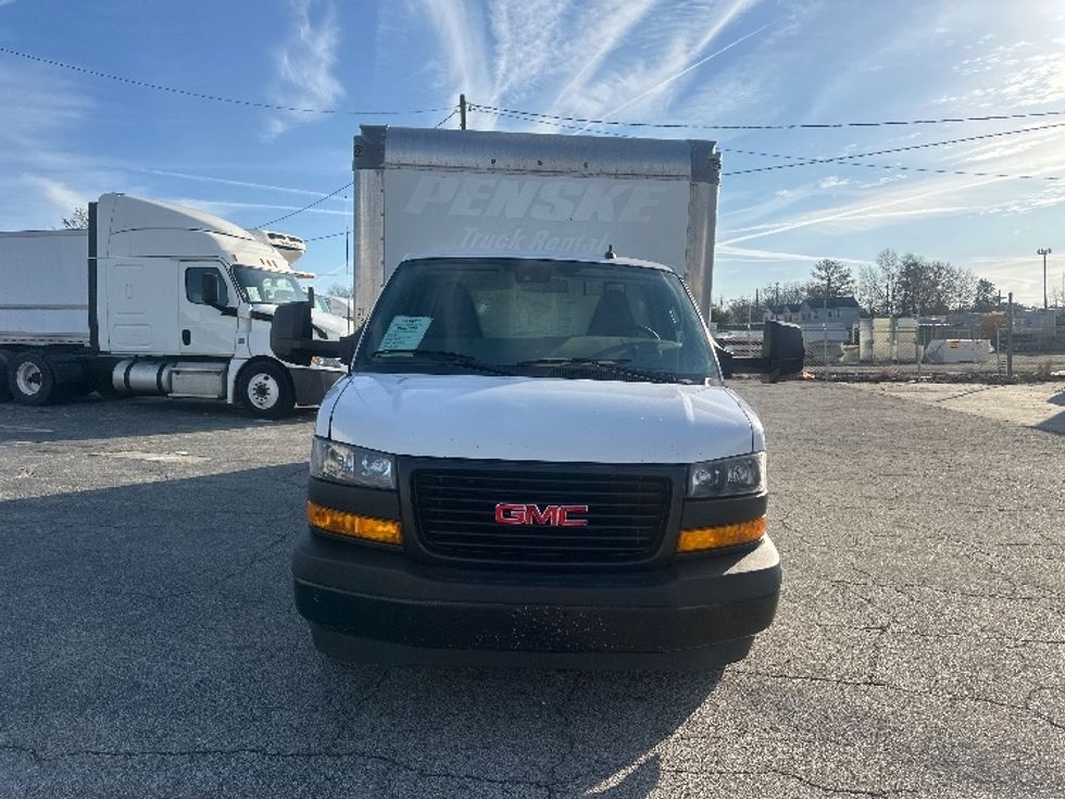 Light Duty Box Truck-Light and Medium Duty Trucks-GMC-2021-Savana G33903-Forest Park-GA-111,462\n\t\tmiles-$ 29,500 - Image 2