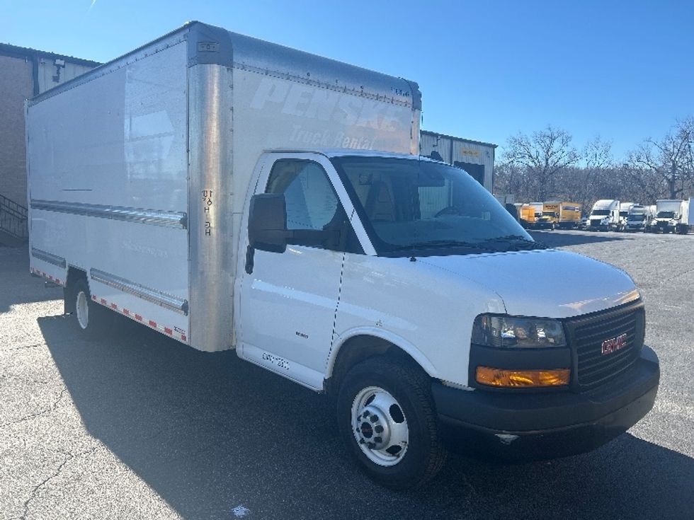 Light Duty Box Truck-Light and Medium Duty Trucks-GMC-2021-Savana G33903-Forest Park-GA-98,842\n\t\tmiles-$ 31,000 - Image 1
