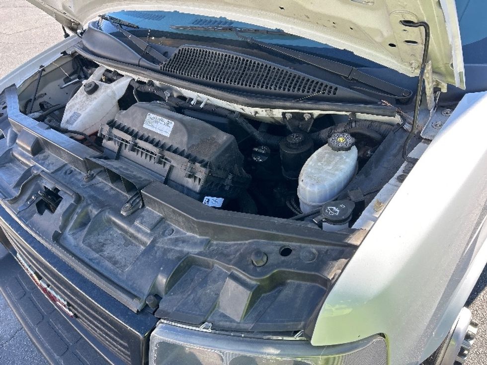 Light Duty Box Truck-Light and Medium Duty Trucks-GMC-2021-Savana G33903-Forest Park-GA-98,842\n\t\tmiles-$ 31,000 - Image 24