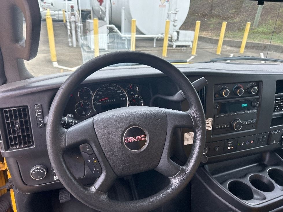 Light Duty Box Truck-Light and Medium Duty Trucks-GMC-2021-Savana G33903-Fort Myers-FL-96,103\n\t\tmiles-$ 28,000 - Image 17