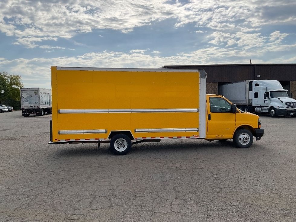 Light Duty Box Truck-Light and Medium Duty Trucks-GMC-2021-Savana G33903-Fort Smith-AR-124,213\n\t\tmiles-$ 11,500 - Image 13