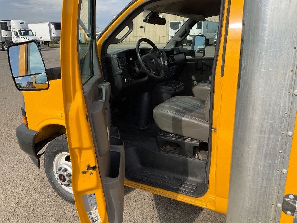 Light Duty Box Truck-Light and Medium Duty Trucks-GMC-2021-Savana G33903-Fort Smith-AR-124,213\n\t\tmiles-$ 11,500 - Image 14