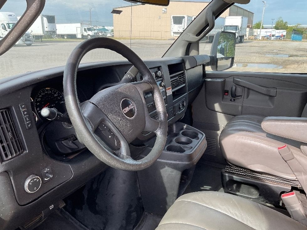 Light Duty Box Truck-Light and Medium Duty Trucks-GMC-2021-Savana G33903-Fort Smith-AR-124,213\n\t\tmiles-$ 11,500 - Image 15