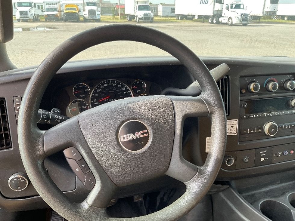 Light Duty Box Truck-Light and Medium Duty Trucks-GMC-2021-Savana G33903-Fort Smith-AR-124,213\n\t\tmiles-$ 11,500 - Image 16