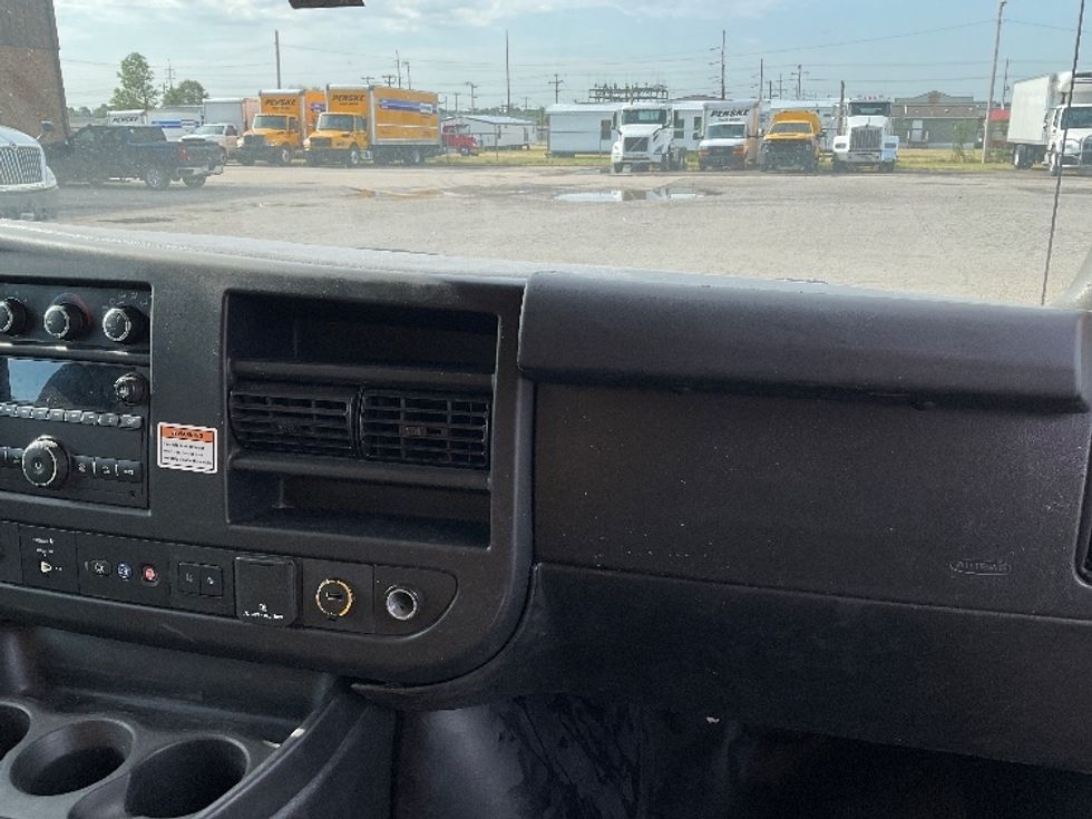 Light Duty Box Truck-Light and Medium Duty Trucks-GMC-2021-Savana G33903-Fort Smith-AR-124,213\n\t\tmiles-$ 11,500 - Image 19