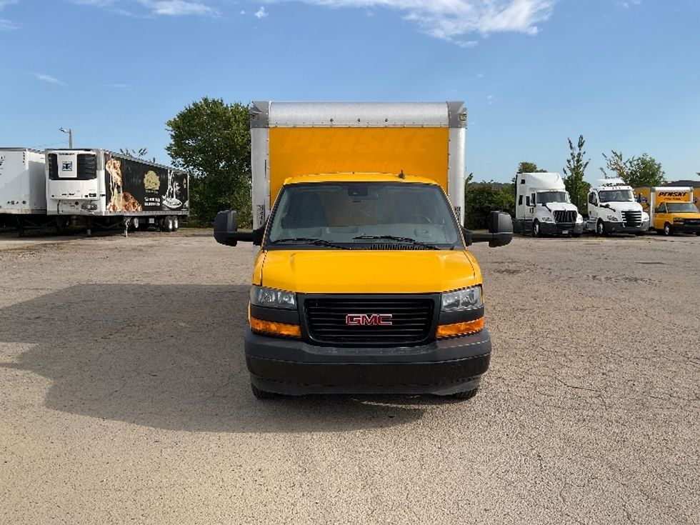 Light Duty Box Truck-Light and Medium Duty Trucks-GMC-2021-Savana G33903-Fort Smith-AR-124,213\n\t\tmiles-$ 11,500 - Image 2