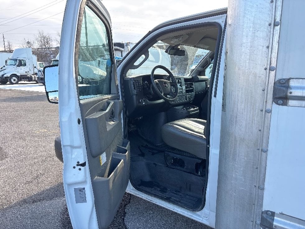 Light Duty Box Truck-Light and Medium Duty Trucks-GMC-2021-Savana G33903-Fort Wayne-IN-109,358\n\t\tmiles-$ 27,500 - Image 15
