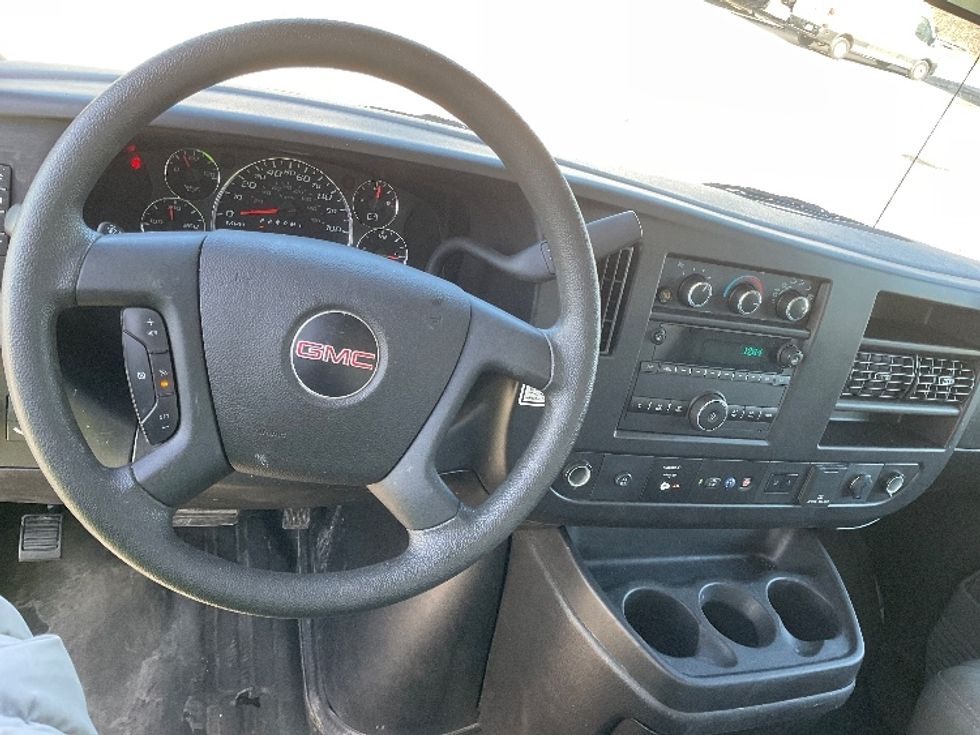 Light Duty Box Truck-Light and Medium Duty Trucks-GMC-2021-Savana G33903-Fort Wayne-IN-121,660\n\t\tmiles-$ 26,250 - Image 17