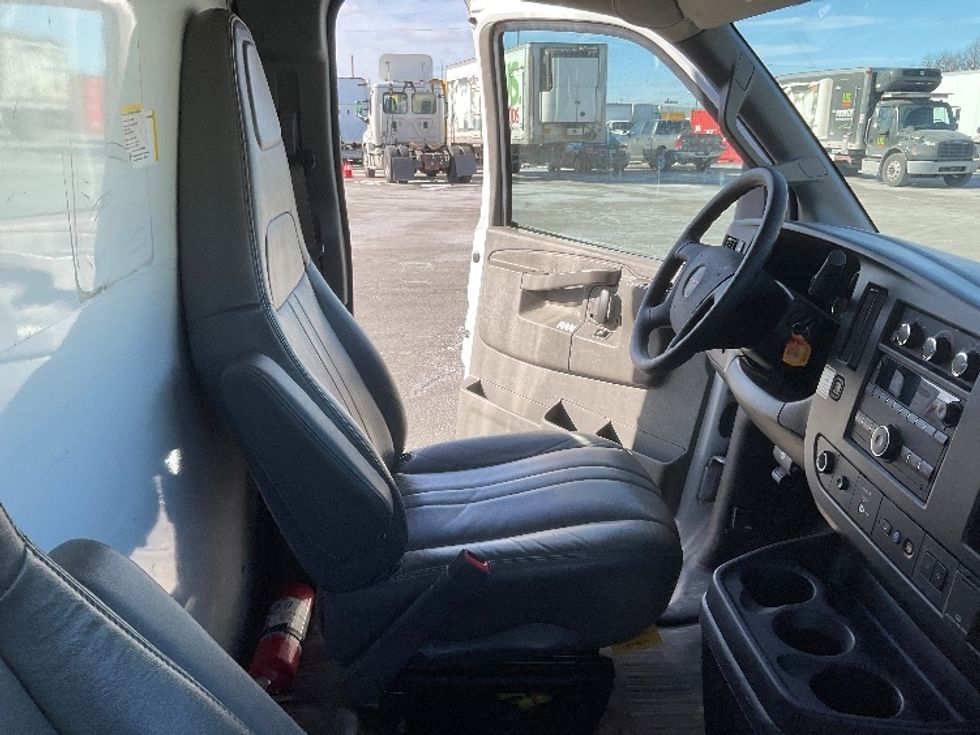 Light Duty Box Truck-Light and Medium Duty Trucks-GMC-2021-Savana G33903-Fort Wayne-IN-121,660\n\t\tmiles-$ 26,250 - Image 21