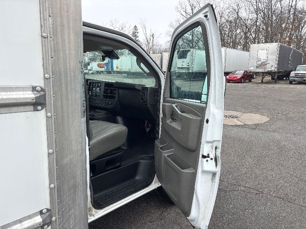 Light Duty Box Truck-Light and Medium Duty Trucks-GMC-2021-Savana G33903-Fort Wayne-IN-79,075\n\t\tmiles-$ 30,750 - Image 19