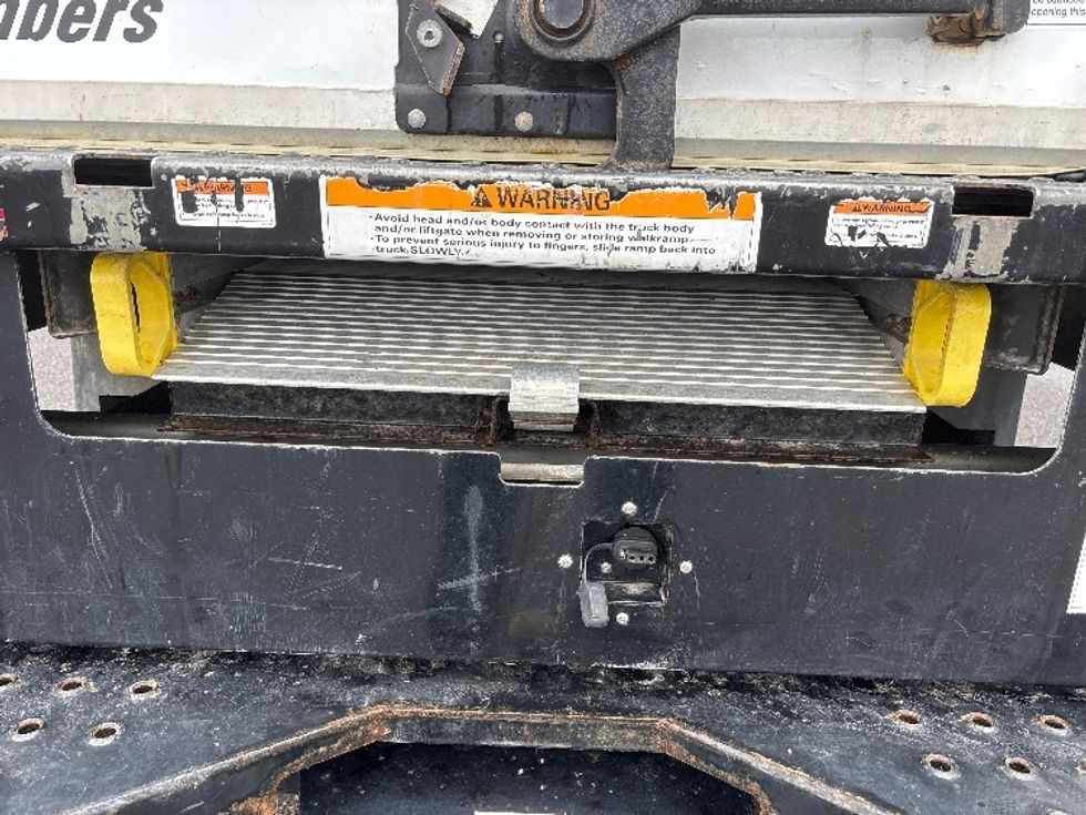 Light Duty Box Truck-Light and Medium Duty Trucks-GMC-2021-Savana G33903-Fort Wayne-IN-79,075\n\t\tmiles-$ 30,750 - Image 24