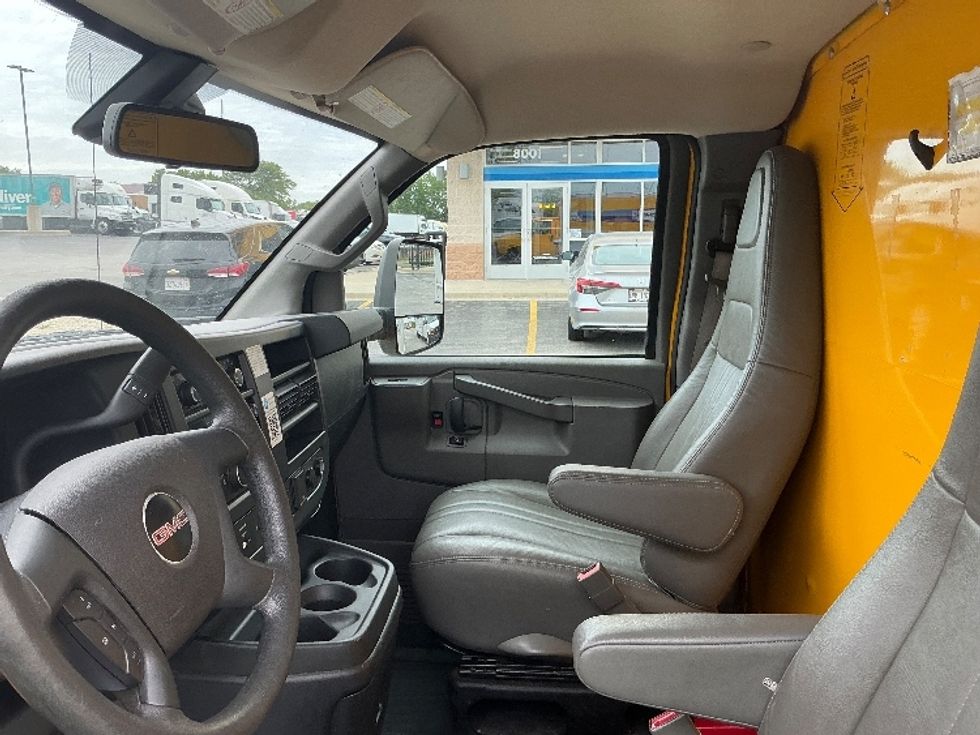 Light Duty Box Truck-Light and Medium Duty Trucks-GMC-2021-Savana G33903-Fort Wayne-IN-90,802\n\t\tmiles-$ 27,000 - Image 19
