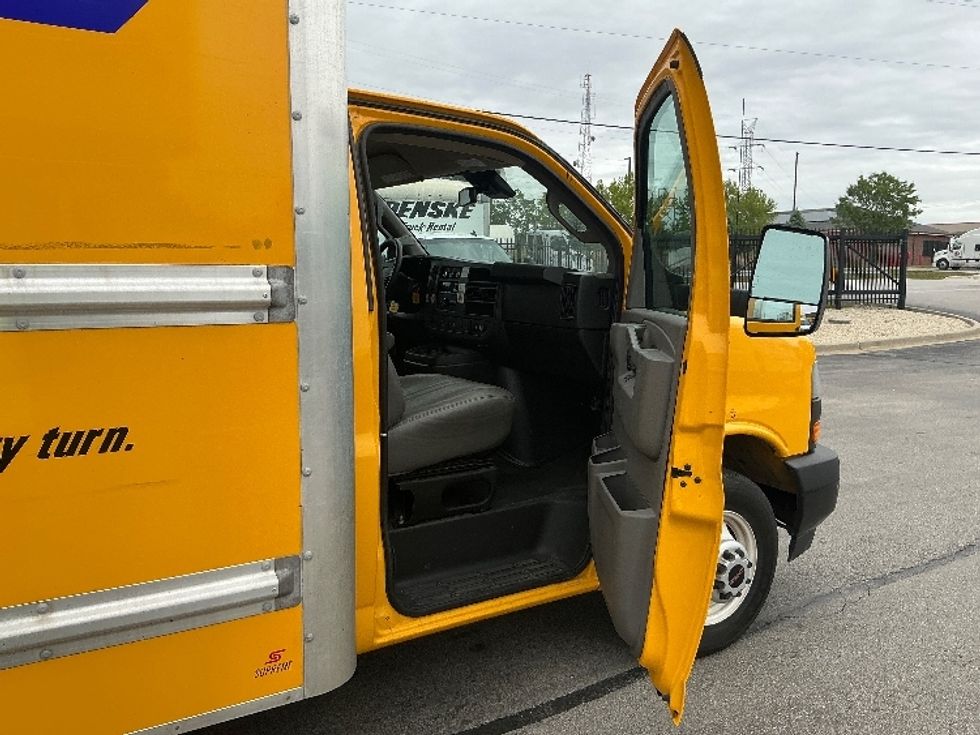 Light Duty Box Truck-Light and Medium Duty Trucks-GMC-2021-Savana G33903-Fort Wayne-IN-90,802\n\t\tmiles-$ 27,000 - Image 20