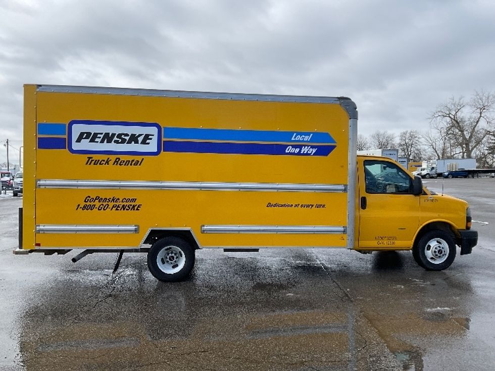 Light Duty Box Truck-Light and Medium Duty Trucks-GMC-2021-Savana G33903-Fort Wayne-IN-95,567\n\t\tmiles-$ 26,250 - Image 14