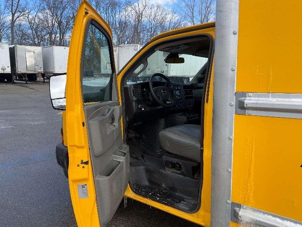 Light Duty Box Truck-Light and Medium Duty Trucks-GMC-2021-Savana G33903-Fort Wayne-IN-95,567\n\t\tmiles-$ 26,250 - Image 15