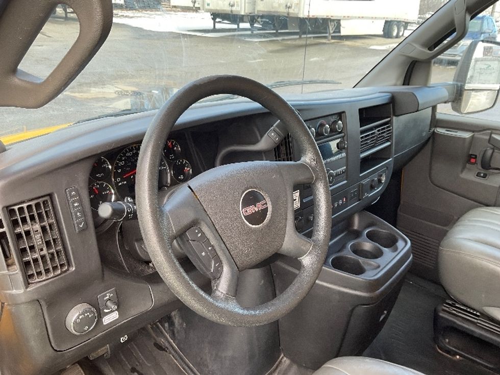 Light Duty Box Truck-Light and Medium Duty Trucks-GMC-2021-Savana G33903-Fort Wayne-IN-95,567\n\t\tmiles-$ 26,250 - Image 16