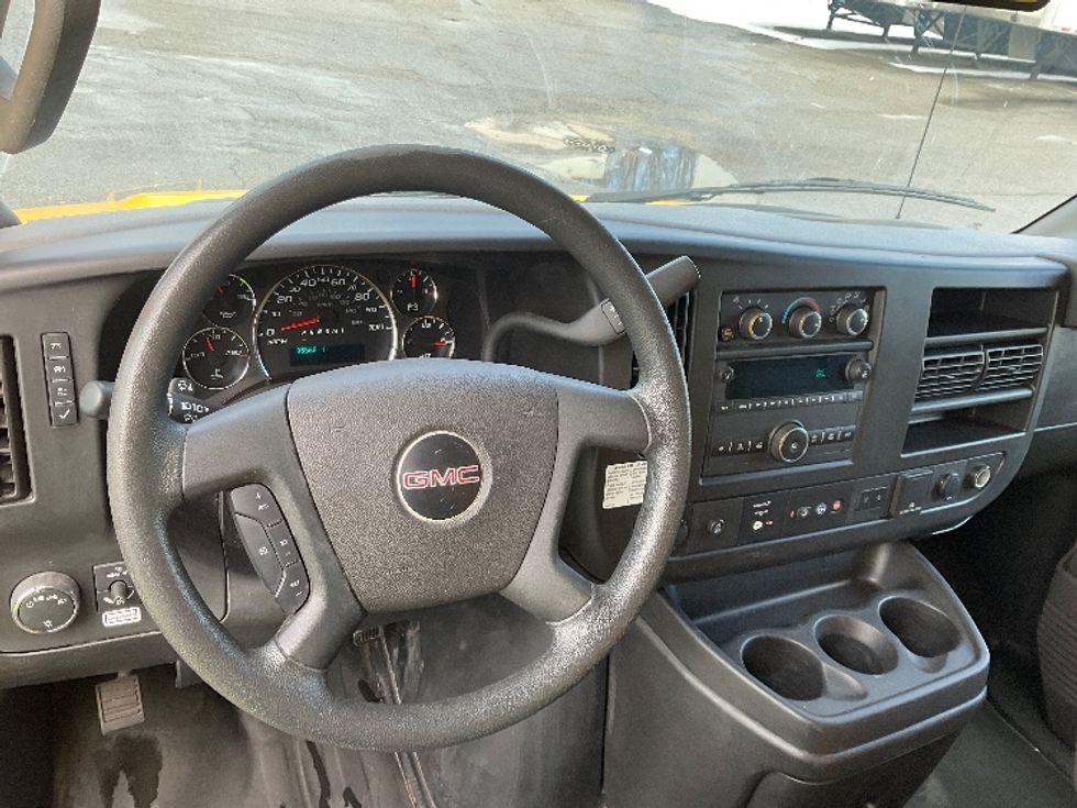 Light Duty Box Truck-Light and Medium Duty Trucks-GMC-2021-Savana G33903-Fort Wayne-IN-95,567\n\t\tmiles-$ 26,250 - Image 17