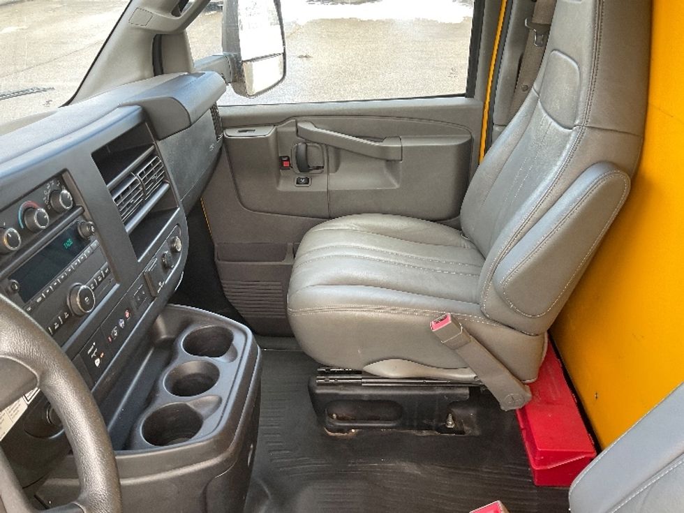 Light Duty Box Truck-Light and Medium Duty Trucks-GMC-2021-Savana G33903-Fort Wayne-IN-95,567\n\t\tmiles-$ 26,250 - Image 18