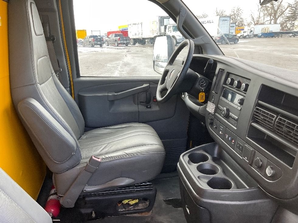 Light Duty Box Truck-Light and Medium Duty Trucks-GMC-2021-Savana G33903-Fort Wayne-IN-95,567\n\t\tmiles-$ 26,250 - Image 21