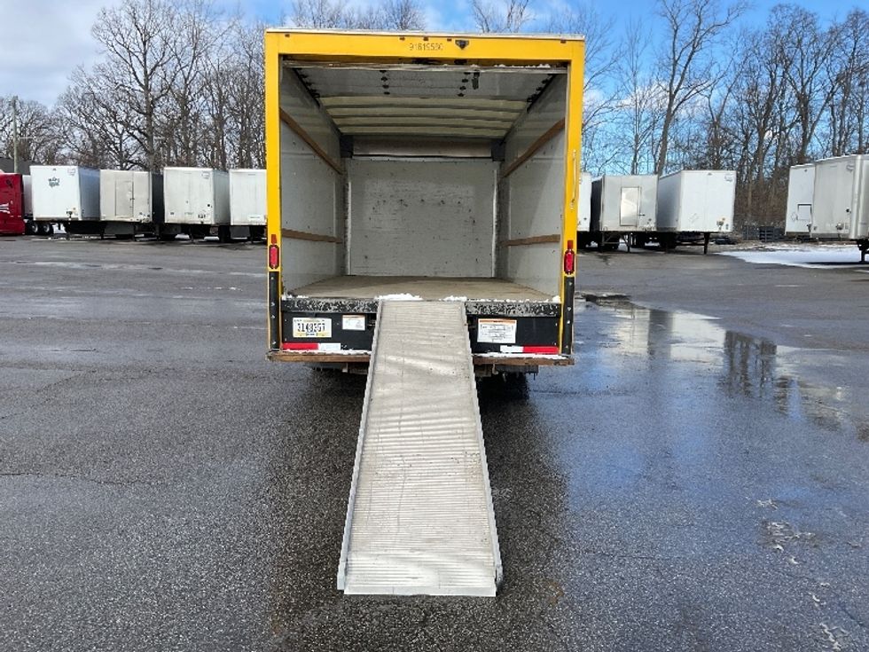 Light Duty Box Truck-Light and Medium Duty Trucks-GMC-2021-Savana G33903-Fort Wayne-IN-95,567\n\t\tmiles-$ 26,250 - Image 9