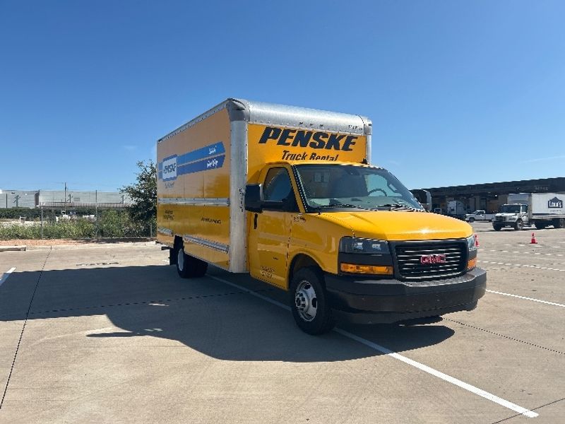 Used Light Duty Box Trucks for Sale in Fort Worth - Penske Used Trucks