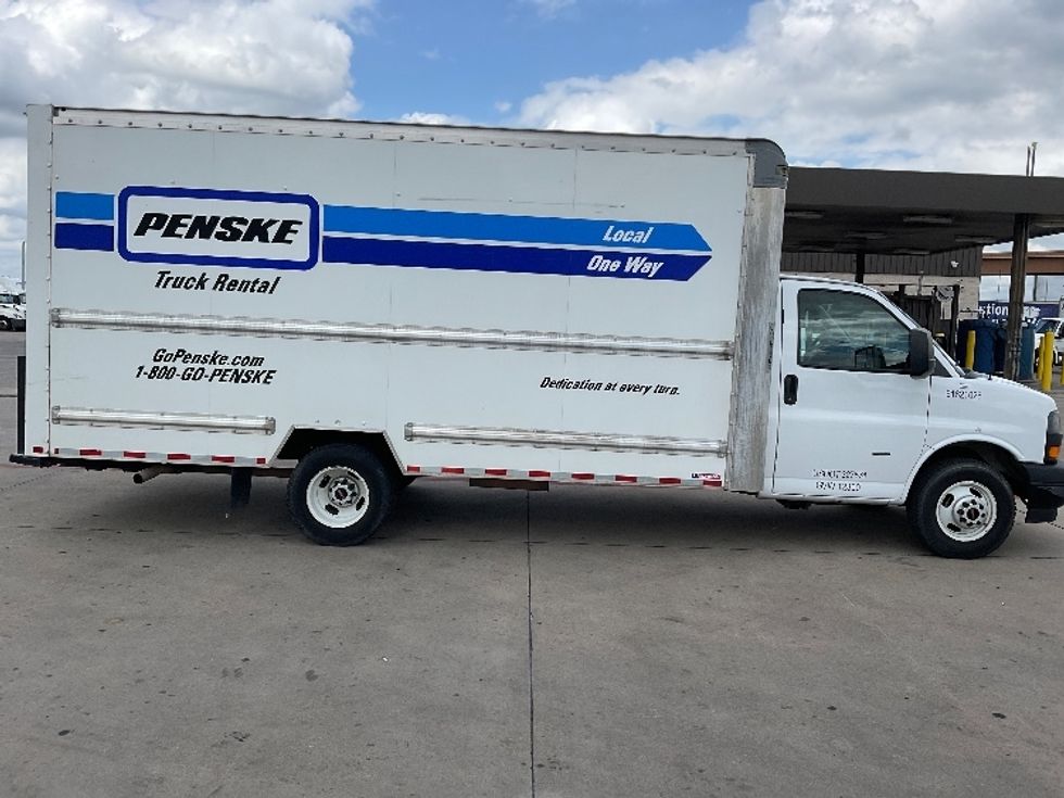 Light Duty Box Truck-Light and Medium Duty Trucks-GMC-2021-Savana G33903-Fort Worth-TX-107,049\n\t\tmiles-$ 29,000 - Image 15