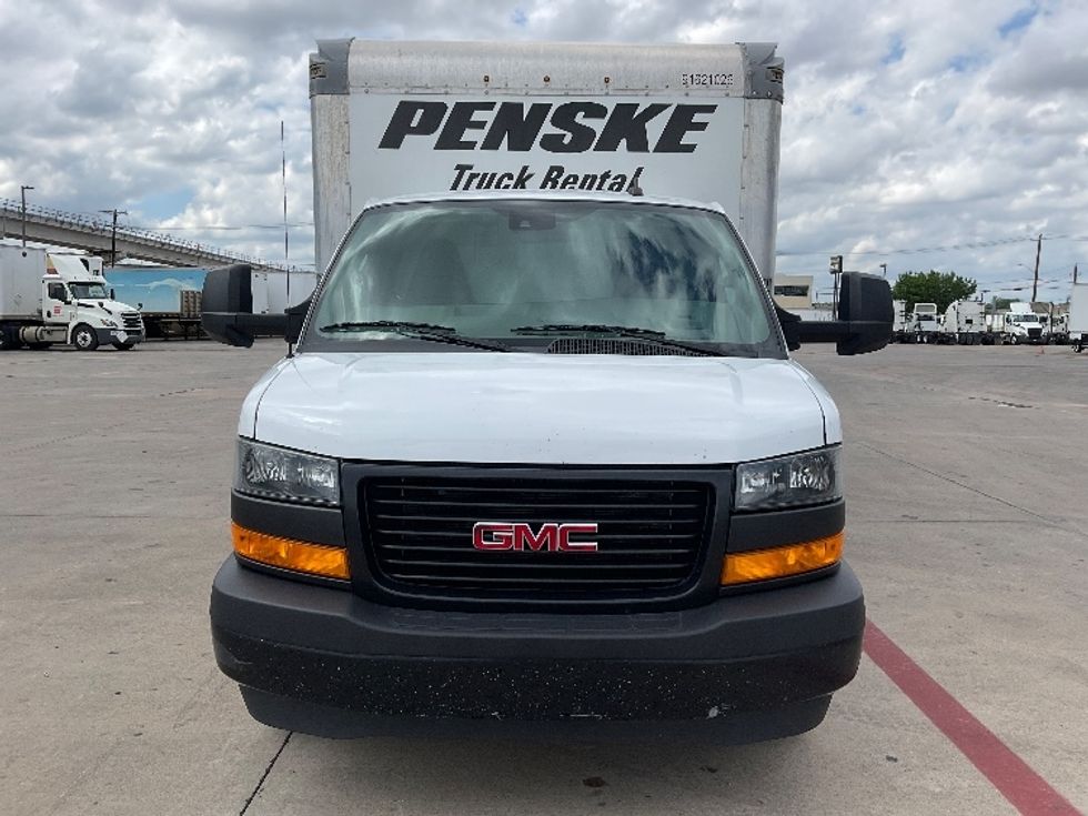 Light Duty Box Truck-Light and Medium Duty Trucks-GMC-2021-Savana G33903-Fort Worth-TX-107,049\n\t\tmiles-$ 29,000 - Image 2