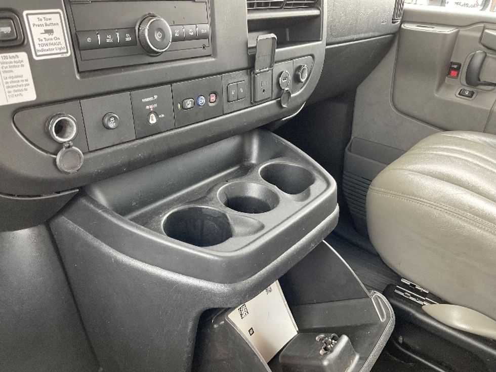 Light Duty Box Truck-Light and Medium Duty Trucks-GMC-2021-Savana G33903-Fort Worth-TX-107,049\n\t\tmiles-$ 29,000 - Image 26