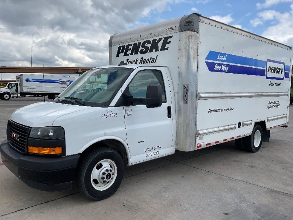 Light Duty Box Truck-Light and Medium Duty Trucks-GMC-2021-Savana G33903-Fort Worth-TX-107,049\n\t\tmiles-$ 29,000 - Image 3