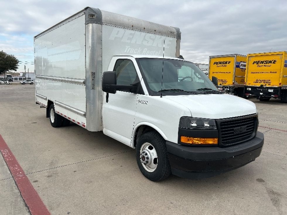 Light Duty Box Truck-Light and Medium Duty Trucks-GMC-2021-Savana G33903-Fort Worth-TX-109,639\n\t\tmiles-$ 28,250 - Image 1