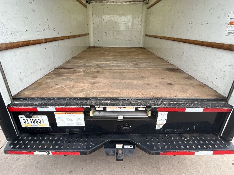 Light Duty Box Truck-Light and Medium Duty Trucks-GMC-2021-Savana G33903-Fort Worth-TX-109,639\n\t\tmiles-$ 28,250 - Image 10