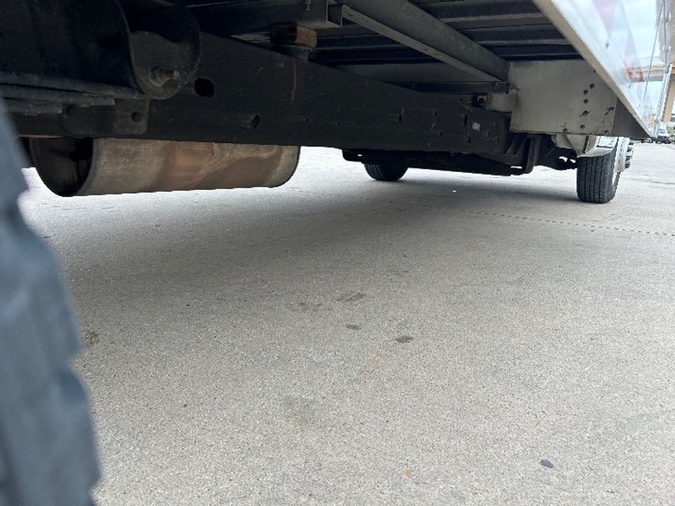 Light Duty Box Truck-Light and Medium Duty Trucks-GMC-2021-Savana G33903-Fort Worth-TX-109,639\n\t\tmiles-$ 28,250 - Image 14