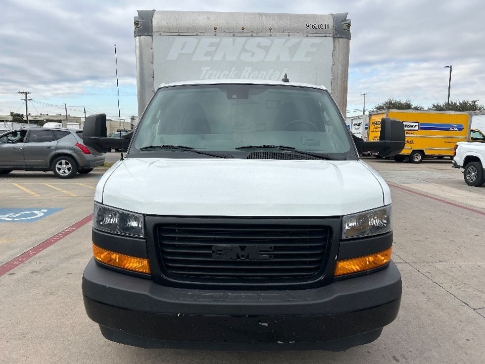 Light Duty Box Truck-Light and Medium Duty Trucks-GMC-2021-Savana G33903-Fort Worth-TX-109,639\n\t\tmiles-$ 28,250 - Image 2