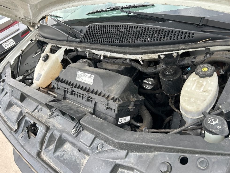 Light Duty Box Truck-Light and Medium Duty Trucks-GMC-2021-Savana G33903-Fort Worth-TX-109,639\n\t\tmiles-$ 28,250 - Image 23