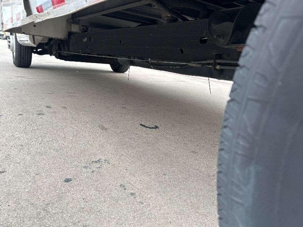 Light Duty Box Truck-Light and Medium Duty Trucks-GMC-2021-Savana G33903-Fort Worth-TX-109,639\n\t\tmiles-$ 28,250 - Image 5