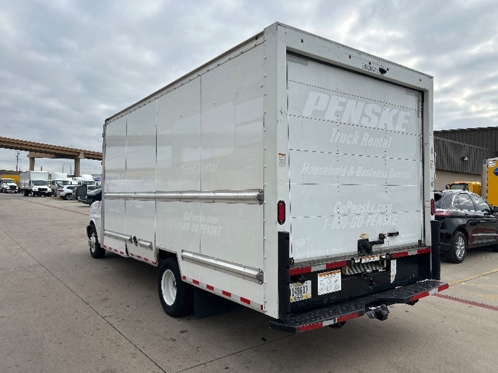 Light Duty Box Truck-Light and Medium Duty Trucks-GMC-2021-Savana G33903-Fort Worth-TX-109,639\n\t\tmiles-$ 28,250 - Image 6
