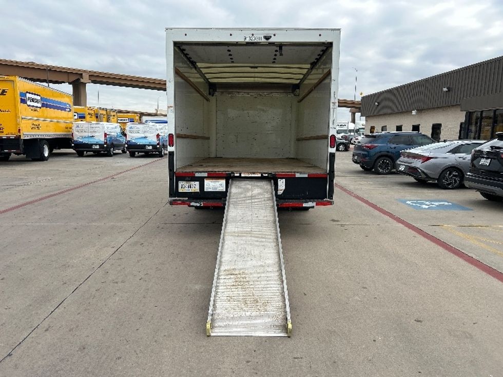 Light Duty Box Truck-Light and Medium Duty Trucks-GMC-2021-Savana G33903-Fort Worth-TX-109,639\n\t\tmiles-$ 28,250 - Image 9