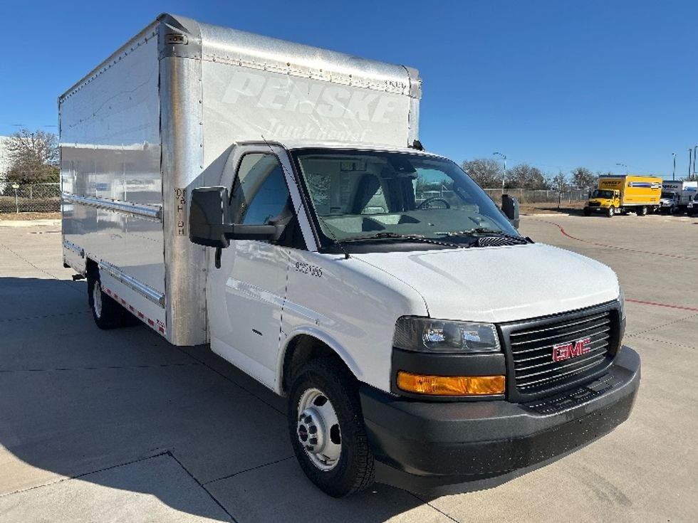 Light Duty Box Truck-Light and Medium Duty Trucks-GMC-2021-Savana G33903-Fort Worth-TX-120,600\n\t\tmiles-$ 27,000 - Image 1