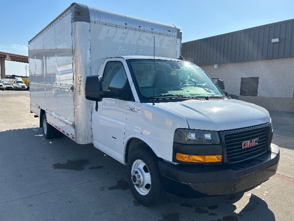 Light Duty Box Truck-Light and Medium Duty Trucks-GMC-2021-Savana G33903-Fort Worth-TX-121,294\n\t\tmiles-$ 27,500 - Image 1