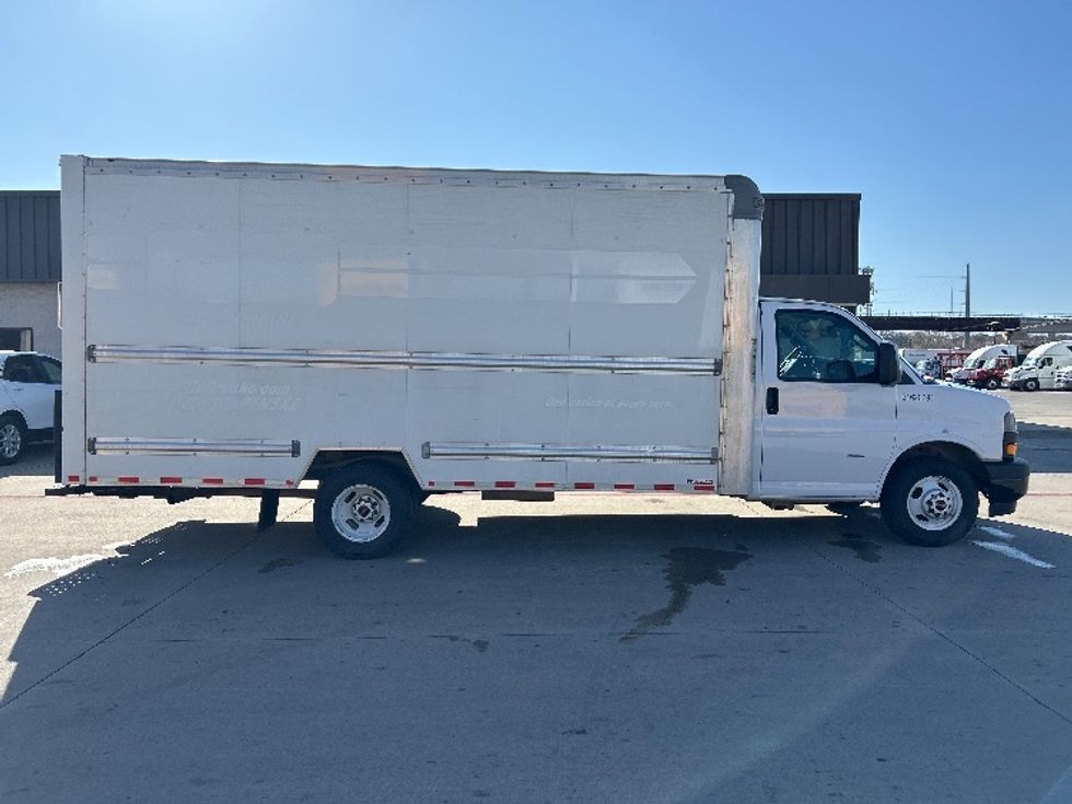Light Duty Box Truck-Light and Medium Duty Trucks-GMC-2021-Savana G33903-Fort Worth-TX-121,294\n\t\tmiles-$ 27,500 - Image 15